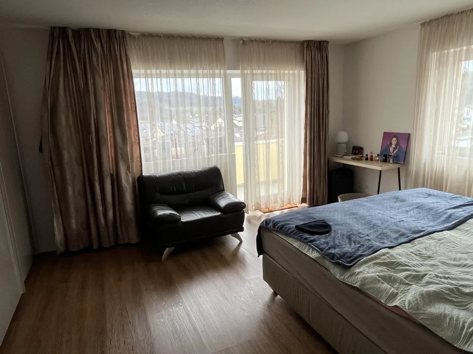 Exklusives Einfamilienhaus mit Einliegerwohnung an ruhiger Hanglange. – Foto 17 von 30