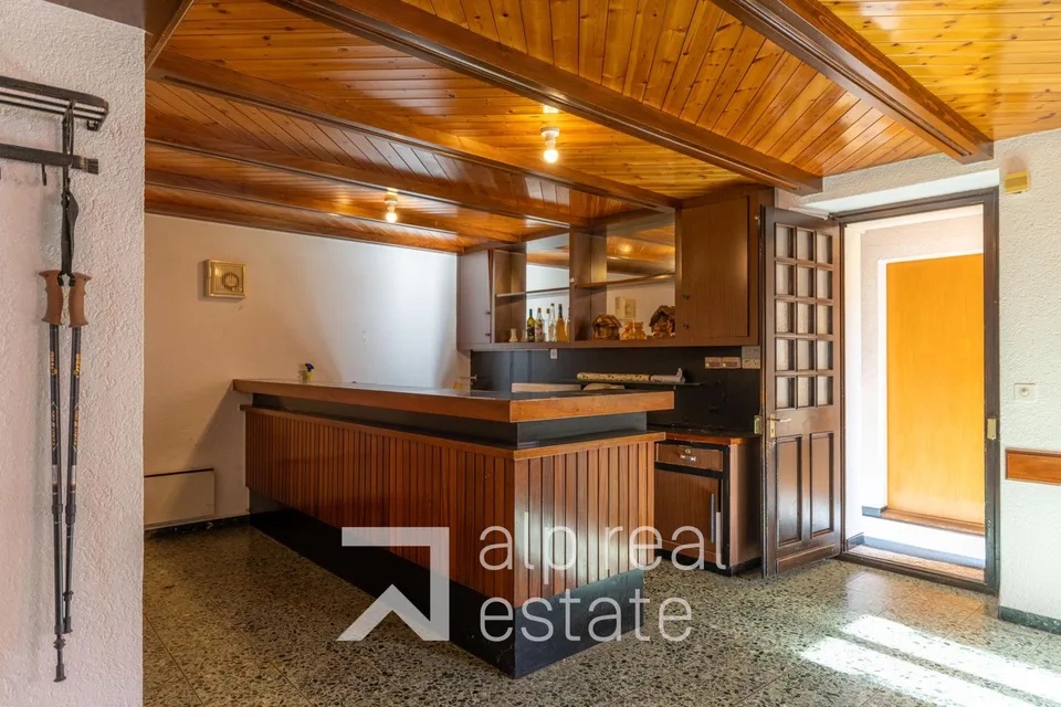 Incantevole caffè e appartamenti di villaggio da ristrutturare – foto 12 di 13
