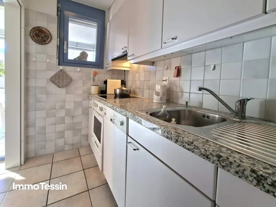 LOCARNO-MURALTO: Perfect apartment near the lakeside promenade with private garden in an ideal location between lake and city center – photo 11 of 13
