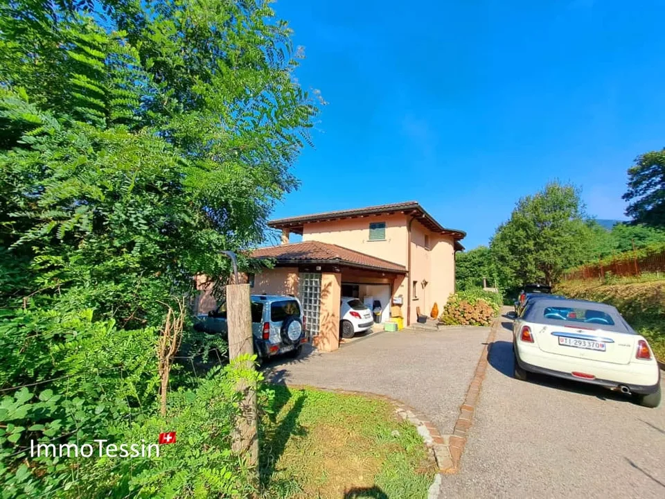 Villa di lusso esclusiva e straordinaria in mezzo a un paesaggio naturale magnifico con vista sul Monte Rosa