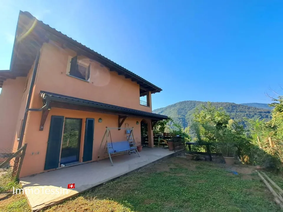Villa di lusso esclusiva e straordinaria in mezzo a un paesaggio naturale magnifico con vista sul Monte Rosa