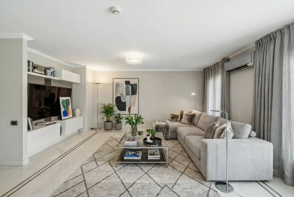 Luxurious triplex
