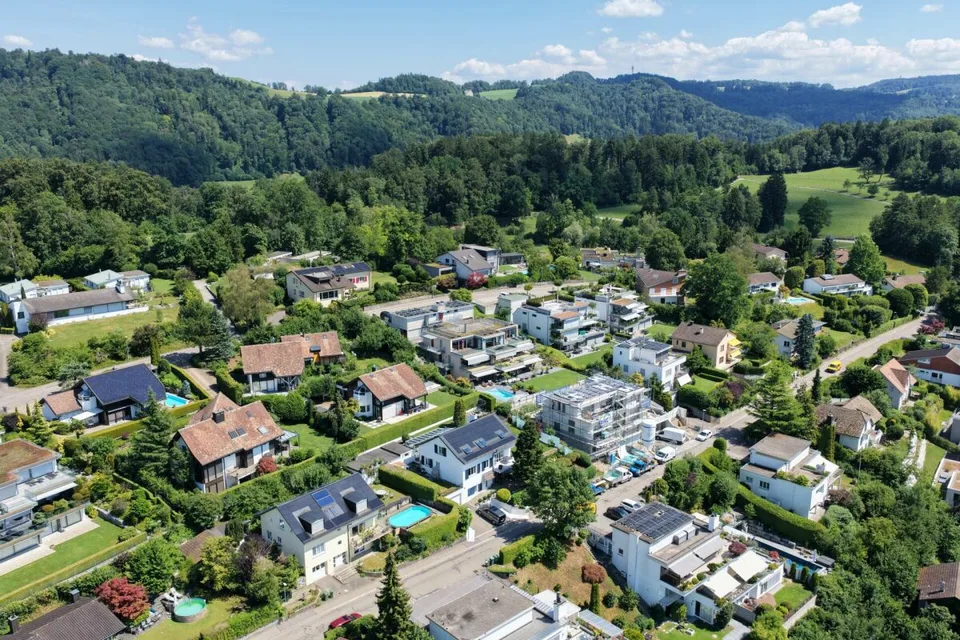 Appartamento maisonnette esclusivo di 6,5 locali con panorama alpino e terrazza soleggiata di 75 m²
