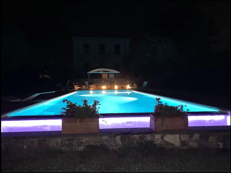 TOSCANA – Villa storica in zona collinare a 4 km da Lucca + terreno 3,3 ettari uliveto e vigneto – foto 18 di 18
