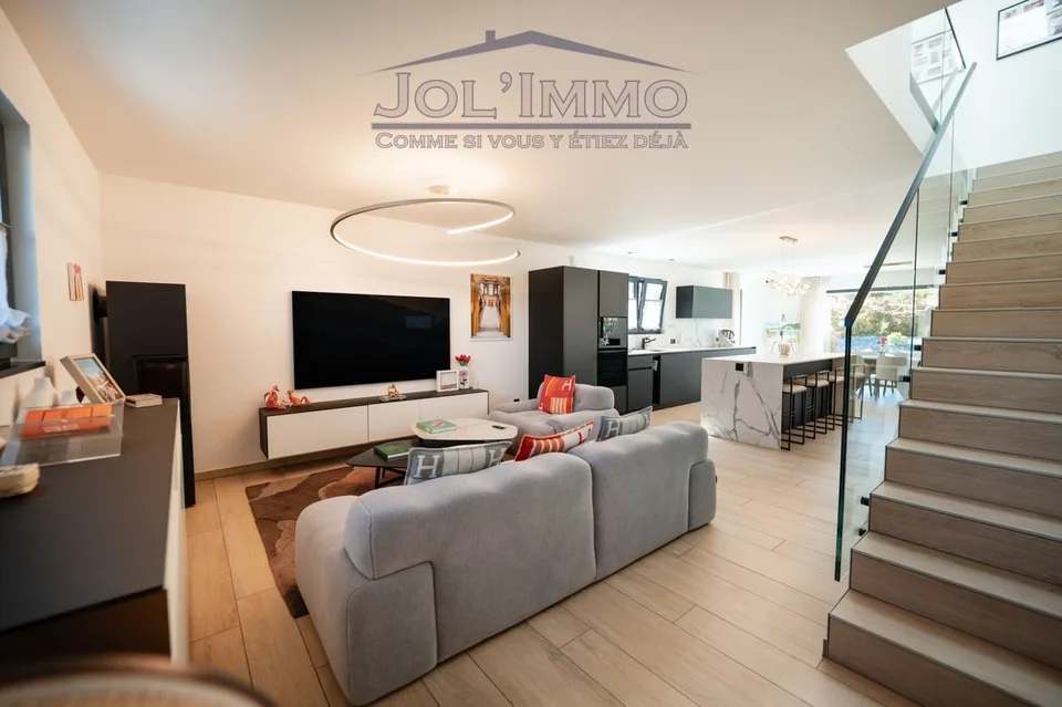 Luxuriöse 5.5-Zimmer-Villa in Courfaivre