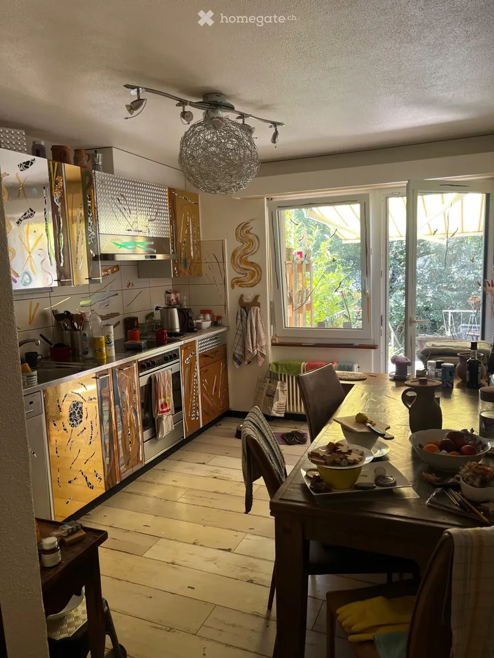 Guest house or shared accommodation, large plot in Bure Jura