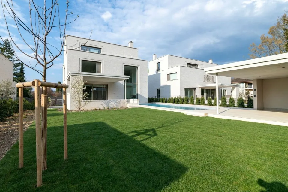 Exklusiver Neubau bezugsbereit - Exclusive new-build ready to move into