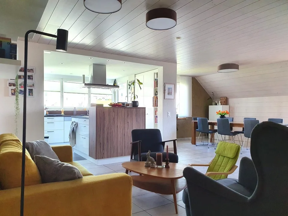 Willkommen in Sarmenstorf! Grosszügige 6 ½ Maisonette-Wohnung