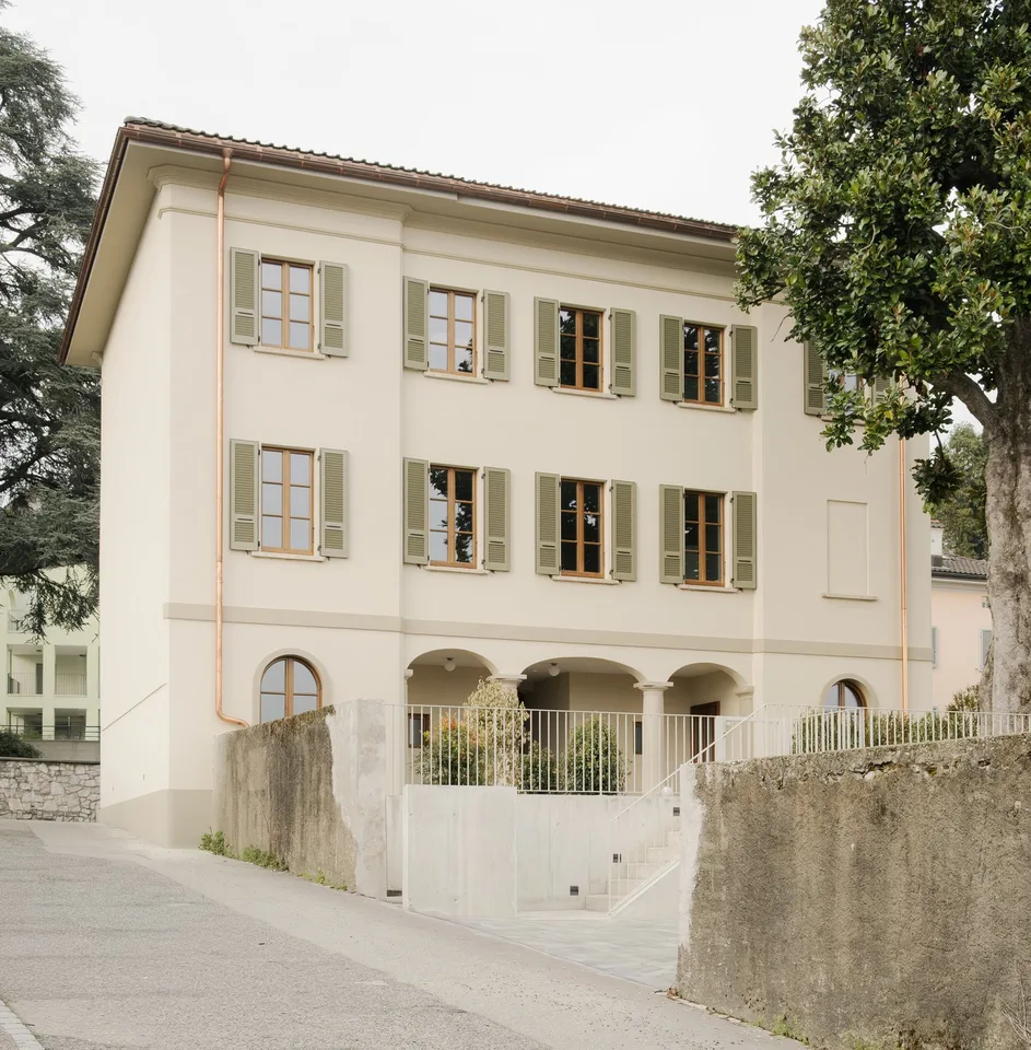 Élégants 4,5 pièces dans une villa historique complètement rénovée