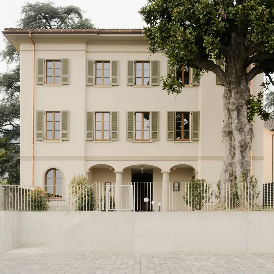 Élégants 4,5 pièces dans une villa historique complètement rénovée