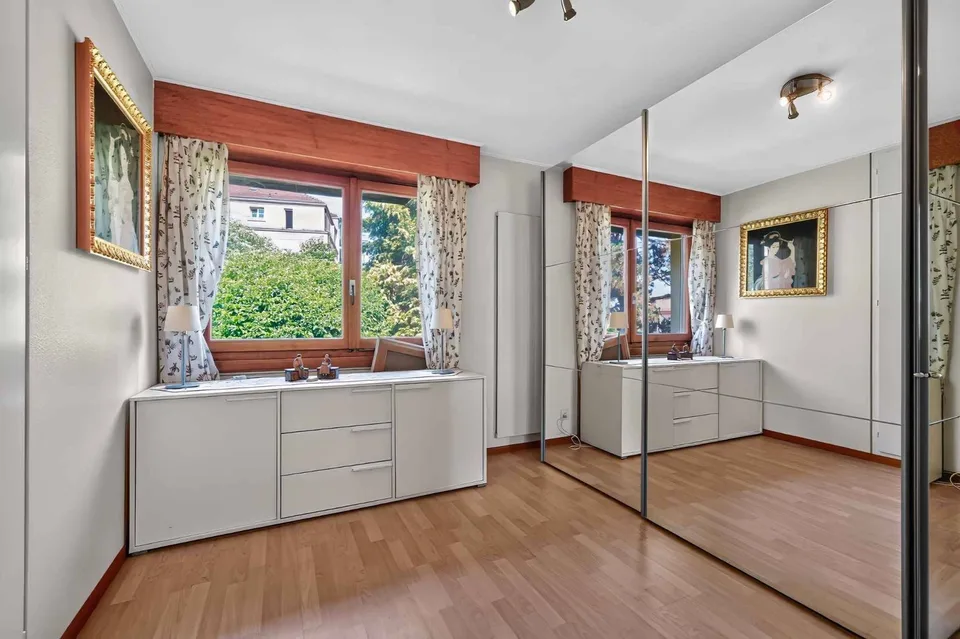 Spacieux appartement de 4.5 pièces situé dans un environnement privilégié – Foto 24 von 26