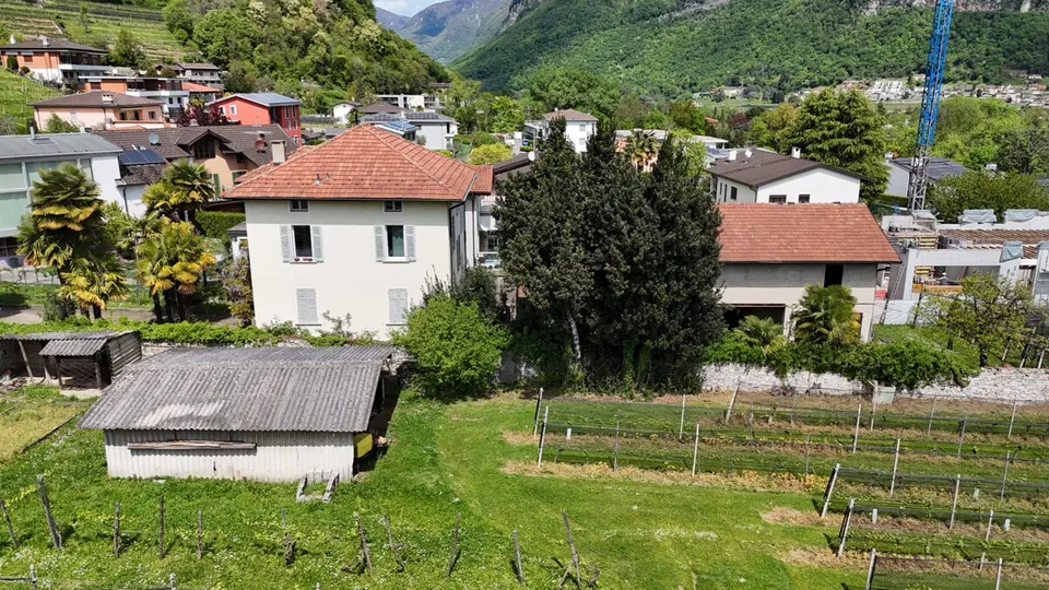 RANCATE- MAISON BIFAMILIALE AVEC ÉCURIE, GRAND TERRAIN CONSTRUCTIBLE – photo 6 sur 6