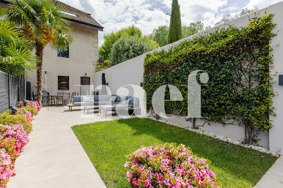 EXCLUSIVITE - Élégante townhouse rénovée au coeur de Troinex