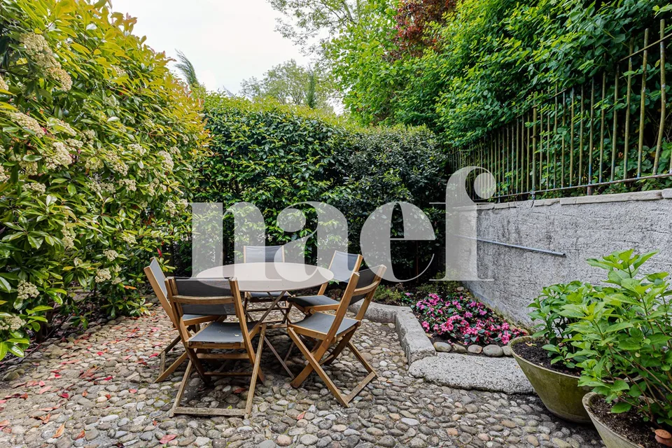 EXKLUSIVITÄT - Elegantes Townhouse renoviert im Herzen von Troinex