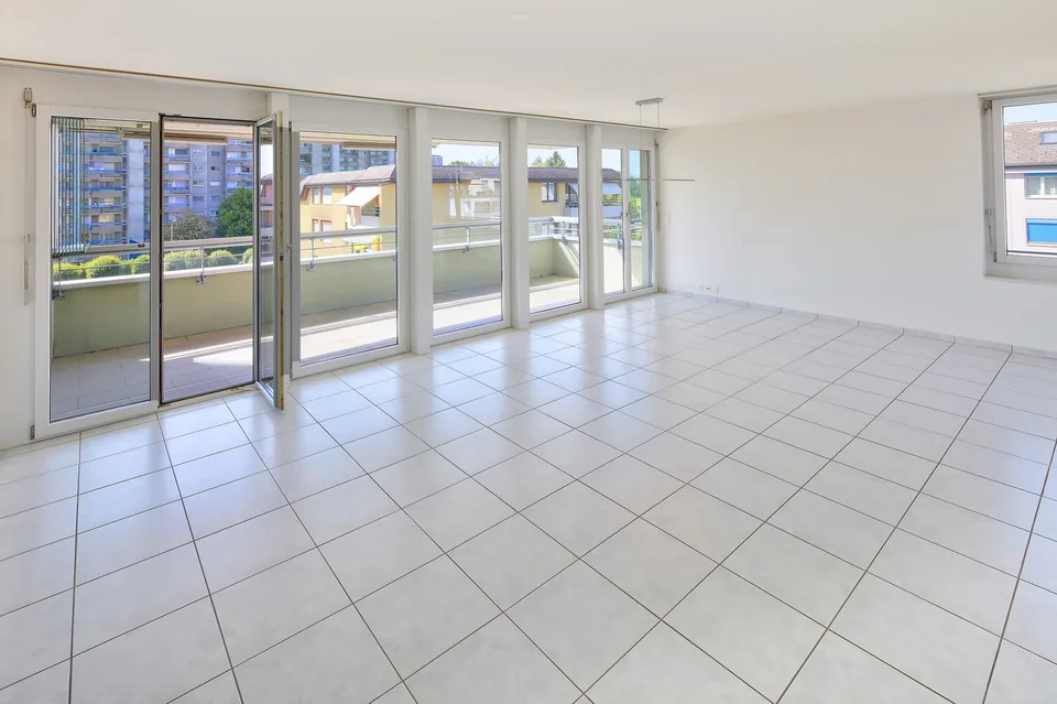 RESERVIERT  //  Ruhiges Wohnen, Nähe Zentrum und Hafen – mit Panoramablick  //  RESERVIERT