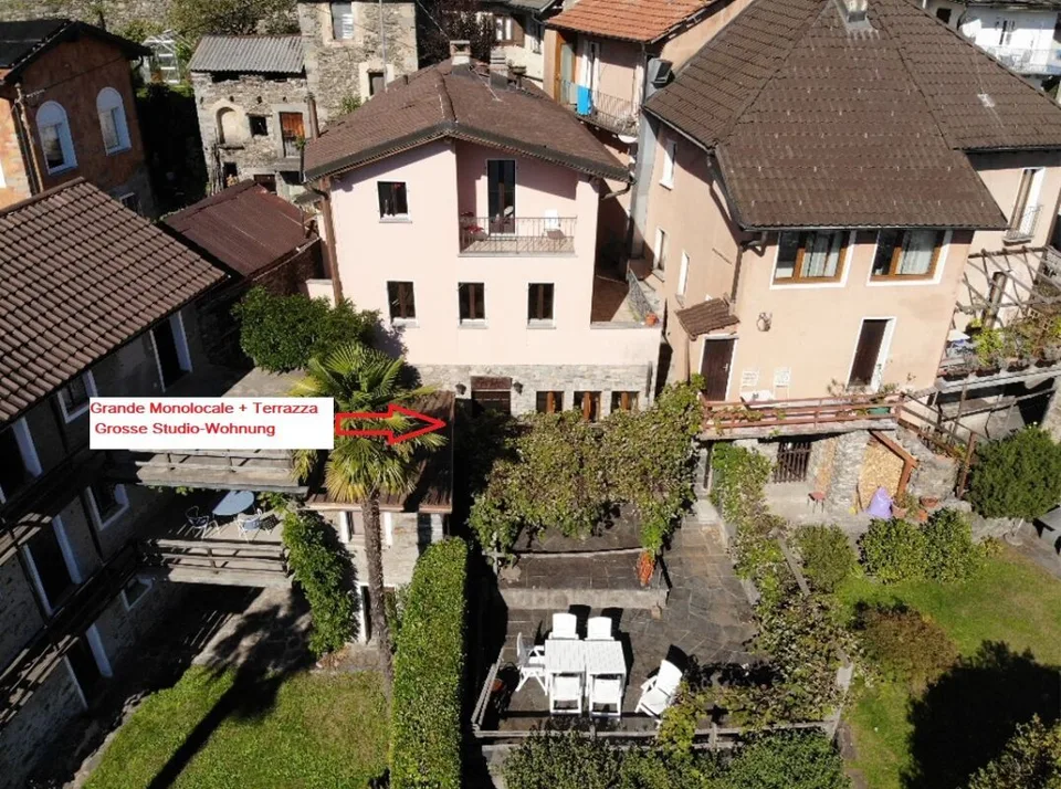 Grand appartement studio, avec terrasse, 1 place de parking et belle vue sur le lac