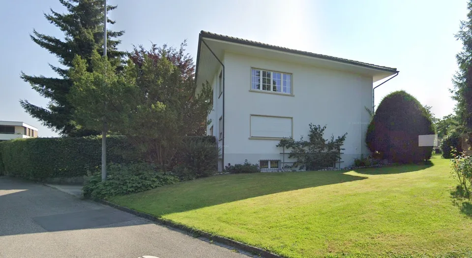Einfamilienhaus mit ca. 8 Zimmern