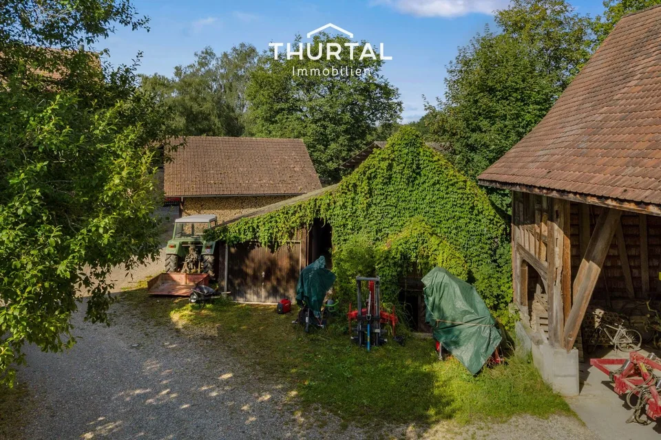 Due proprietà con giardino, in un ambiente naturale