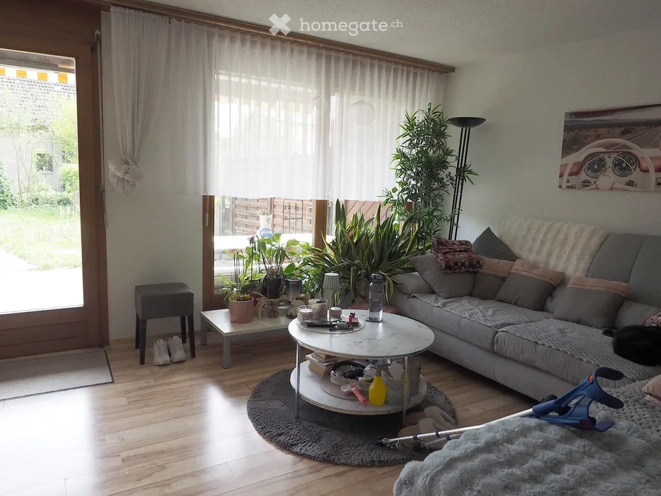 Charmant maison de rangée de 5,5 pièces à Gränichen – idylle familiale dans le vert