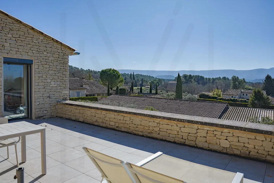 MAGNIFIQUE PROPRIÉTÉ CONTEMPORAINE AVEC PISCINE CHAUFFÉE – photo 8 sur 13