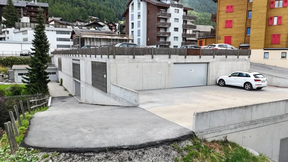 Parcheggio di lusso nel centro del villaggio di Grächen