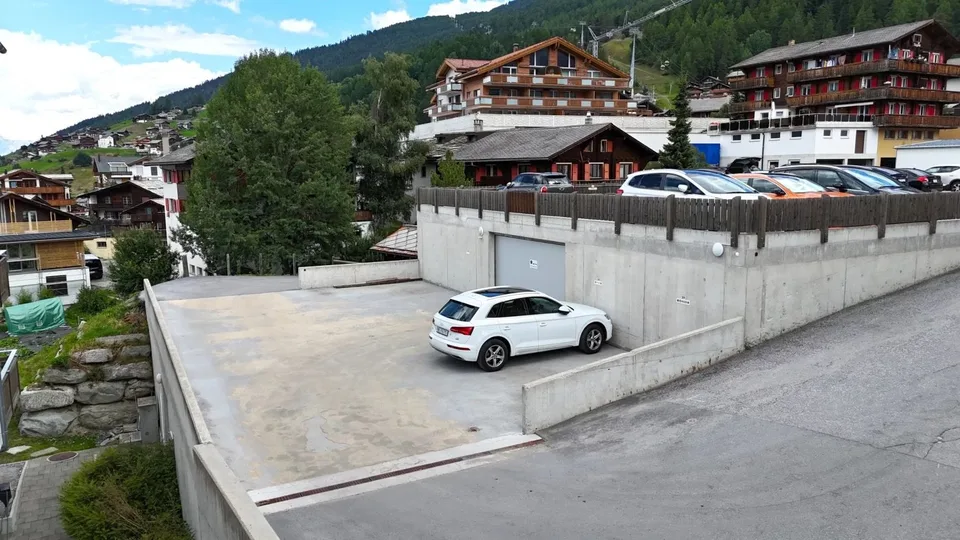 Parcheggio di lusso nel centro del villaggio di Grächen – foto 6 di 8