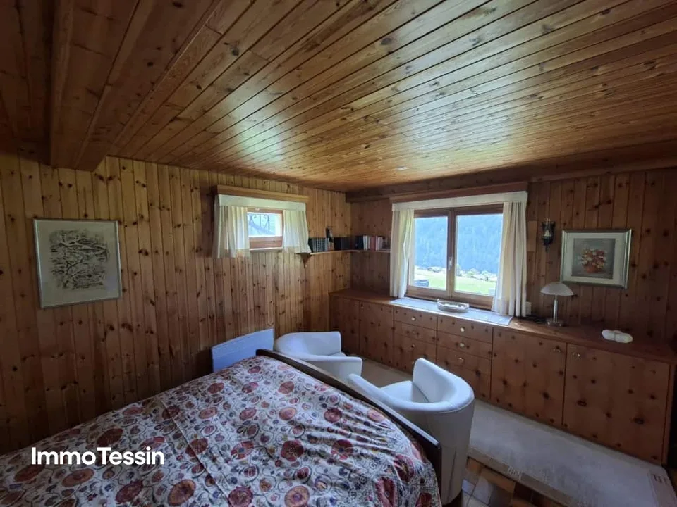 DEUXIÈME RÉSIDENCE : Magnifique chalet avec un travail du bois raffiné et un appartement d'invité dans un emplacement isolé bien ensoleillé – photo 11 sur 13