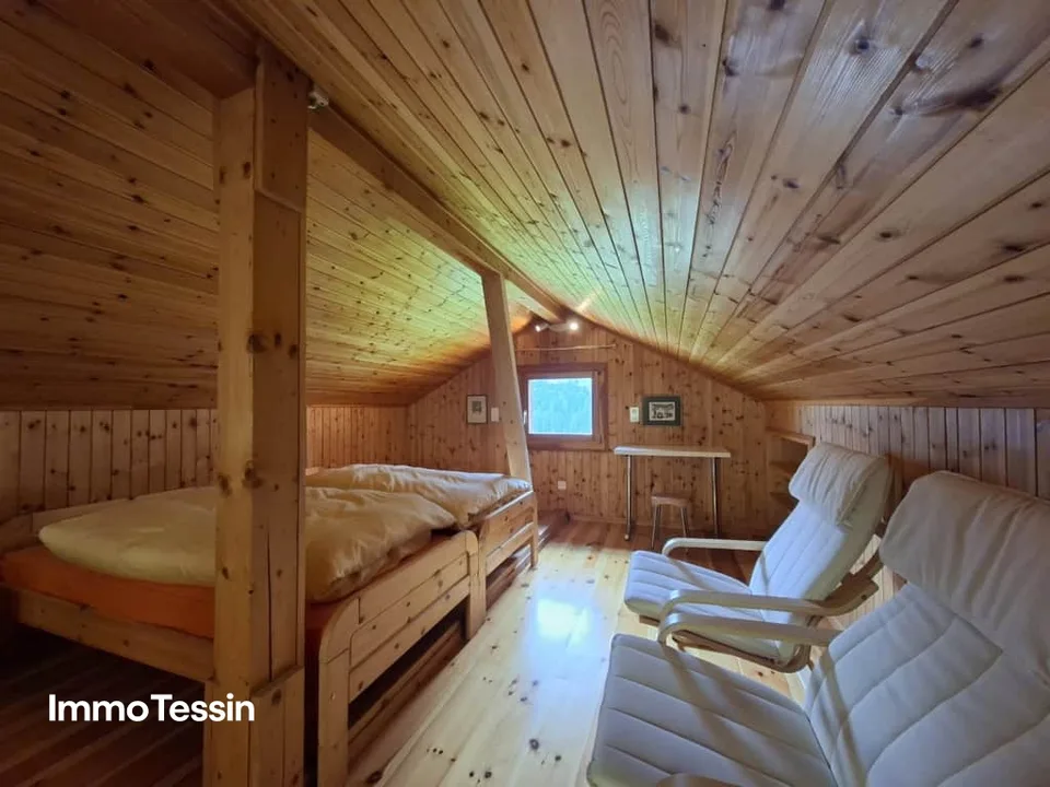 DEUXIÈME RÉSIDENCE : Magnifique chalet avec un travail du bois raffiné et un appartement d'invité dans un emplacement isolé bien ensoleillé – photo 10 sur 13