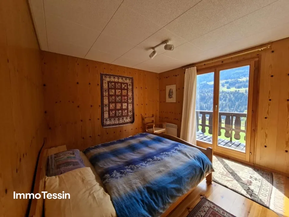 DEUXIÈME RÉSIDENCE : Magnifique chalet avec un travail du bois raffiné et un appartement d'invité dans un emplacement isolé bien ensoleillé – photo 9 sur 13