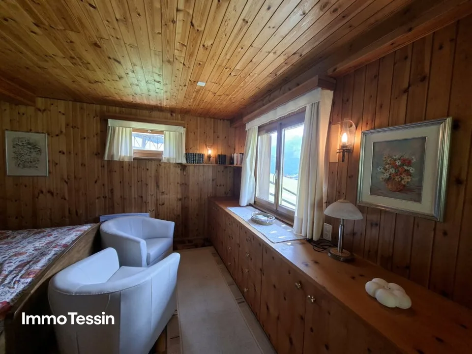 DEUXIÈME RÉSIDENCE : Magnifique chalet avec un travail du bois raffiné et un appartement d'invité dans un emplacement isolé bien ensoleillé – photo 12 sur 13