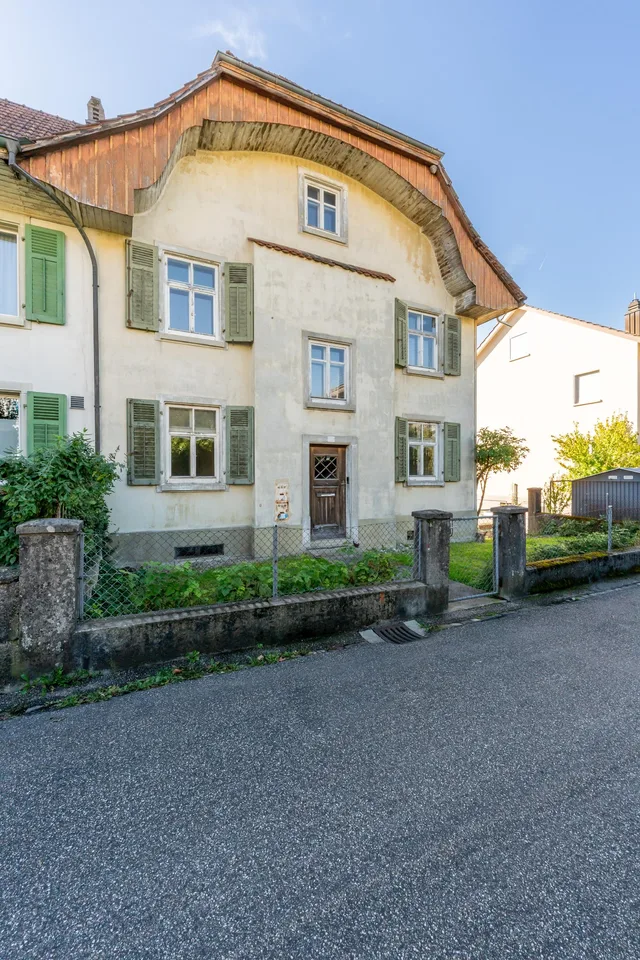 Duplex house with development potential