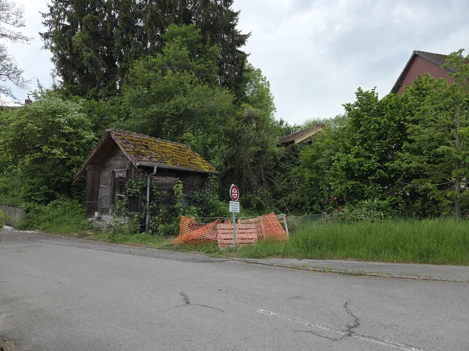 Zwei Gebäude auf 2'583 m2 Baugrund