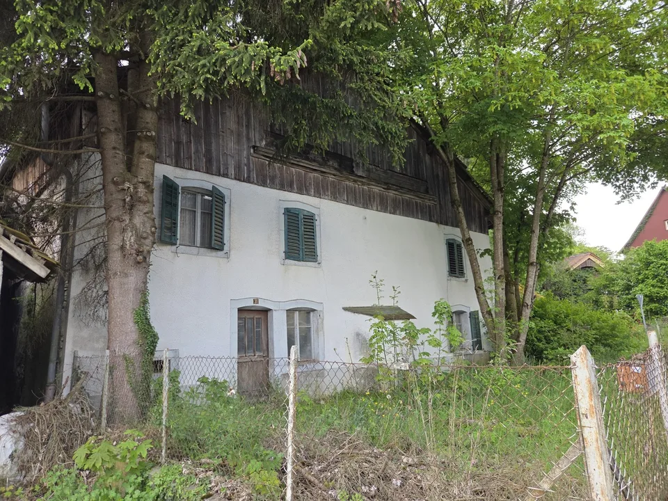 Zwei Gebäude auf 2'583 m2 Baugrund