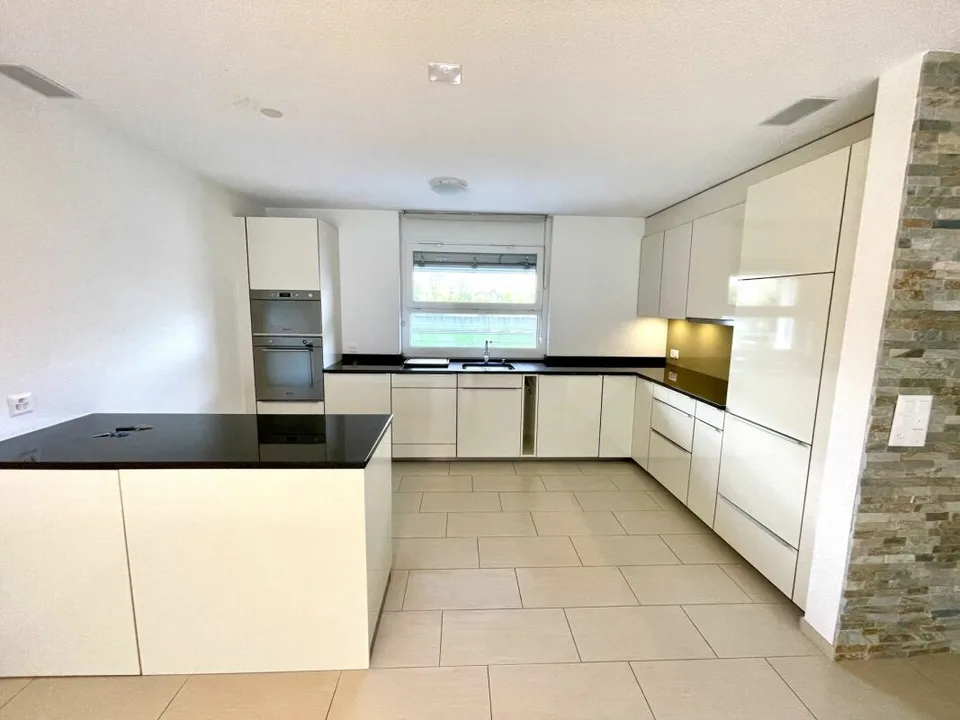Moderne 4.5 Zimmer Wohnung mit Terrasse & Lift in Luterbach