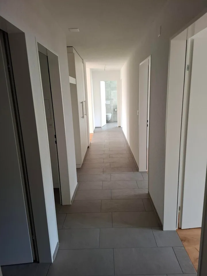 Oggetto di rendita? Appartamento di 4,5 locali affittato, ristrutturato con vista e posto auto – foto 14 di 15