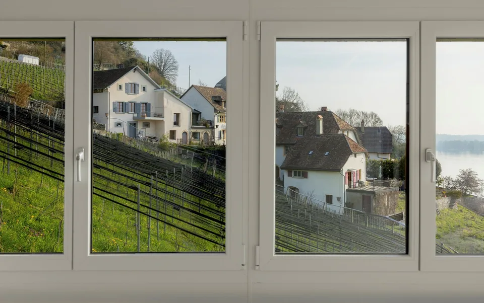 Maison mitoyenne avec vue sur le lac inobstructable – tout sur un niveau