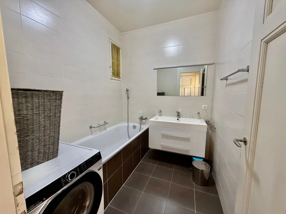 Elegante e spazioso appartamento di 7.5 locali a Champel, Ginevra – foto 6 di 6