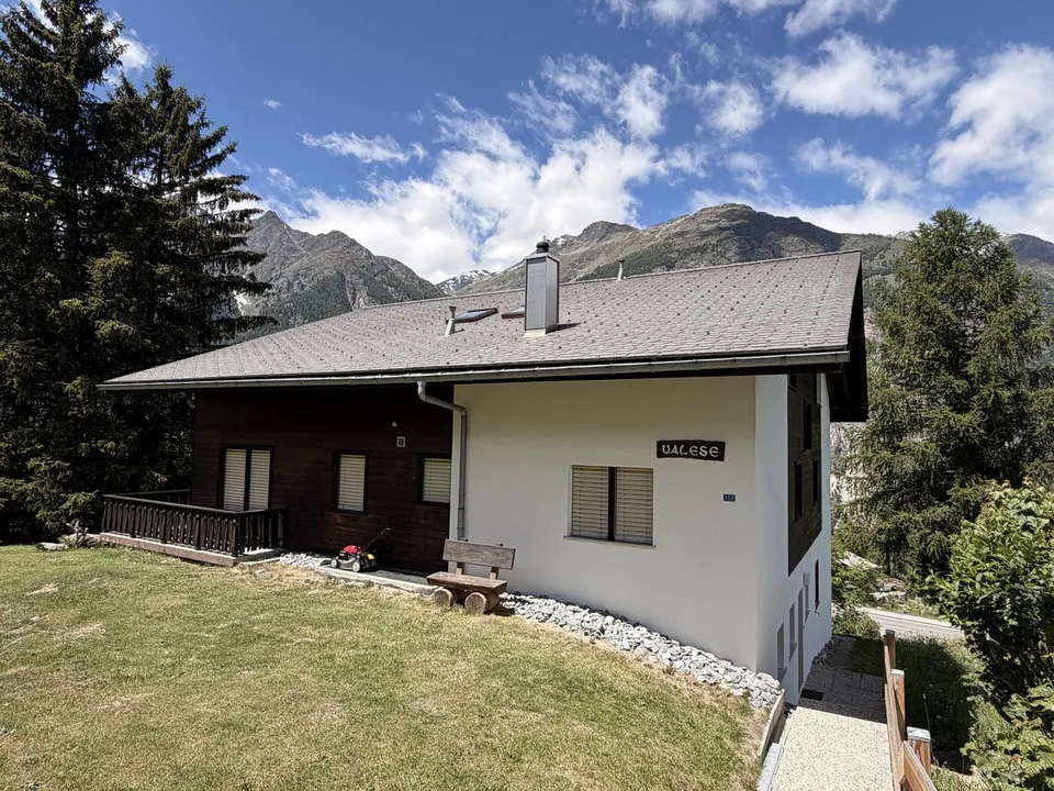 Appartamento mansardato accogliente con bella vista sulla montagna