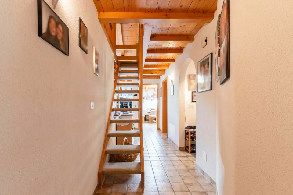 Ampio appartamento di 5 locali al piano mansardato del chalet Granit