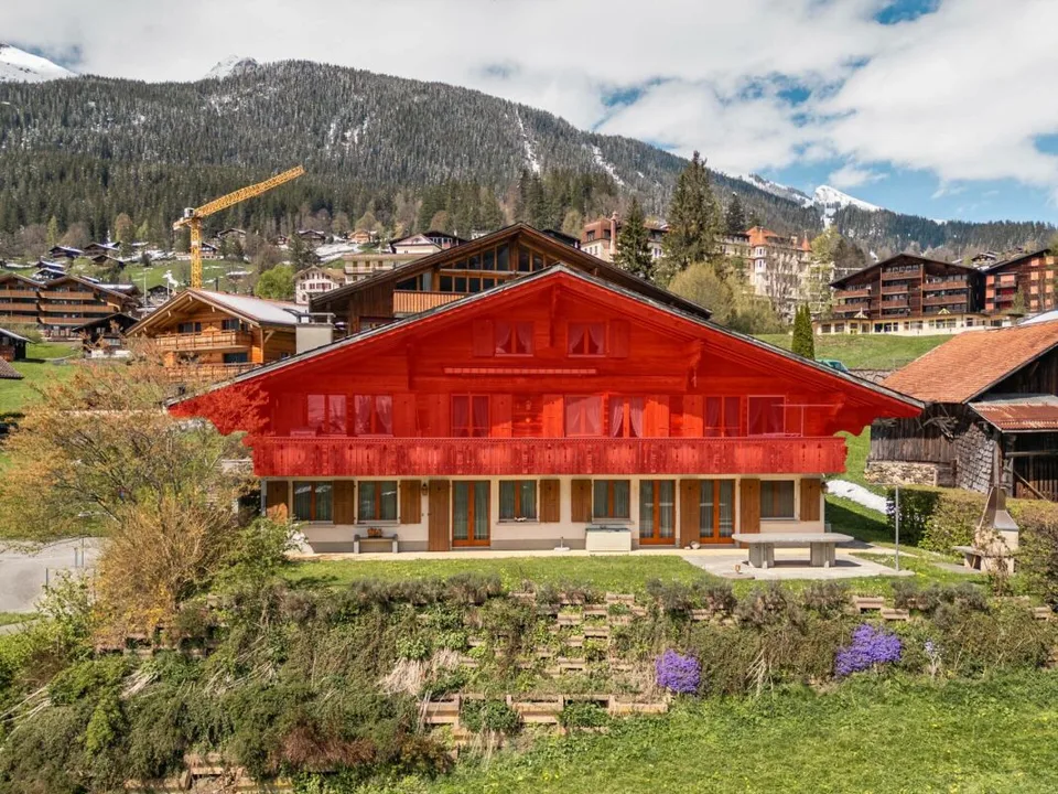 Ampio appartamento di 5 locali al piano mansardato del chalet Granit