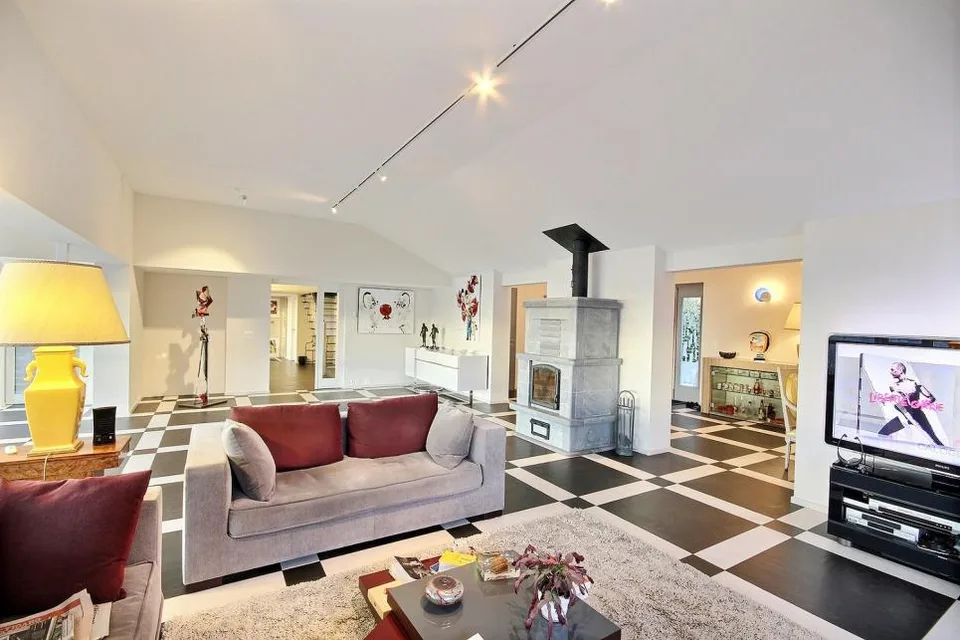MAISON INDIVIDUELLE  DE 6,5 PIECES AVEC SUPERBE VUE PANORAMIQUE DANS QUARTIER RESIDENTIEL TRES CALME