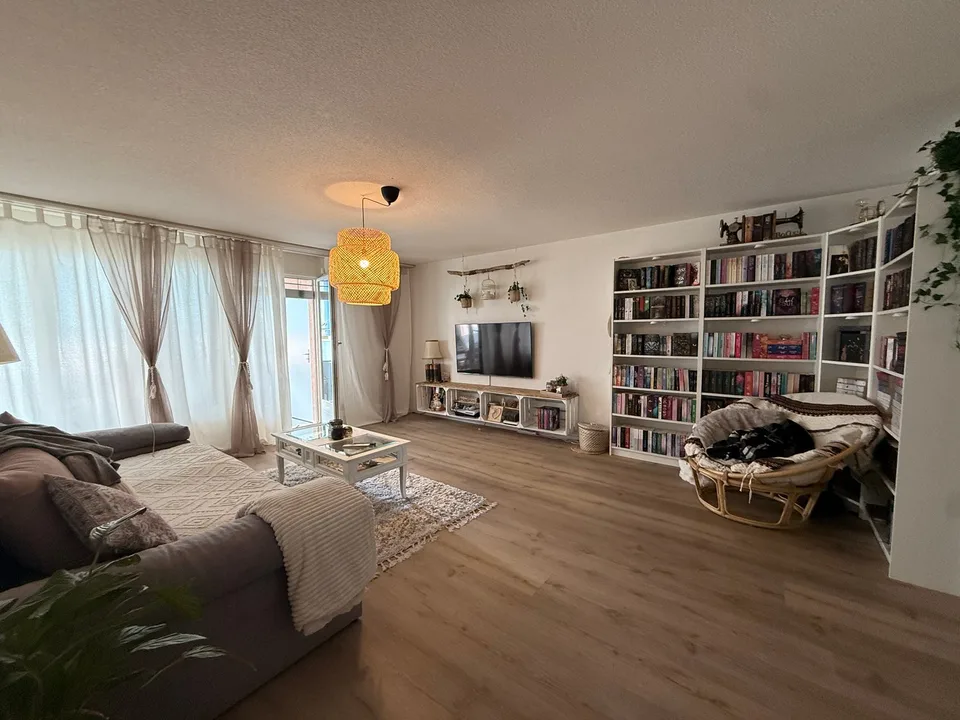Charmant appartement 3.5 pièces avec balcon et belle vue à Thoune