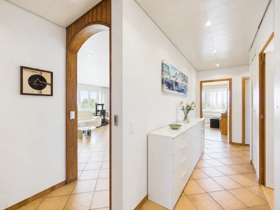 Exclusive penthouse apartment in a sought-after residential area in Solothurn – photo 9 of 17