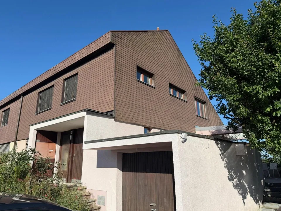 Saniertes 6.5 Doppel-Einfamilienhaus, Bronschhofen, Gemeinde Wil SG