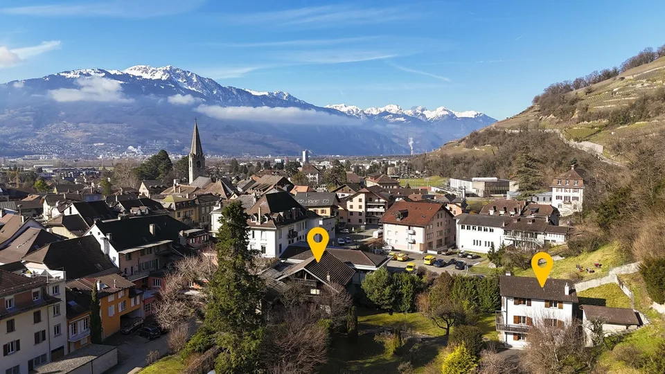 MAISON + BATISSE À RÉNOVER - CALME ET VERDURE - CENTRE - EXCLUSIVITÉ