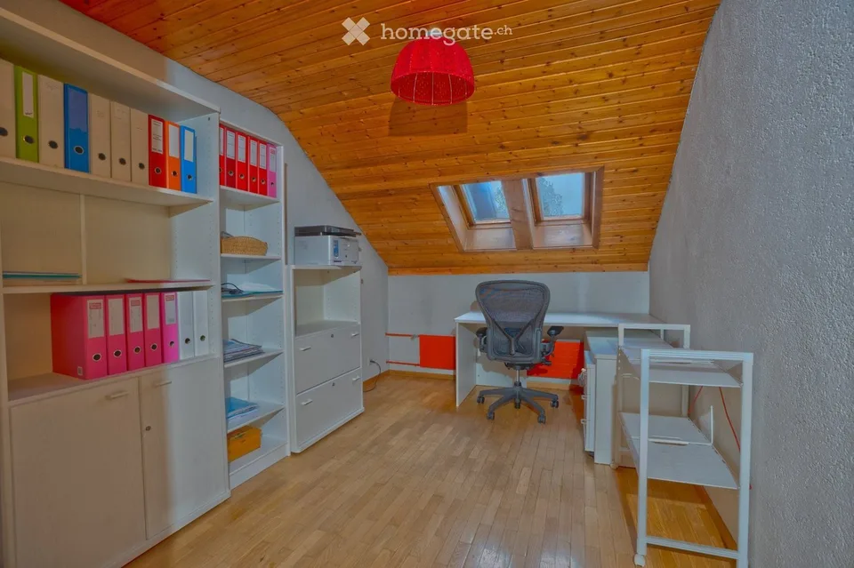 Charmant appartement de 5,5 pièces en rangée dans un quartier calme de Bauma