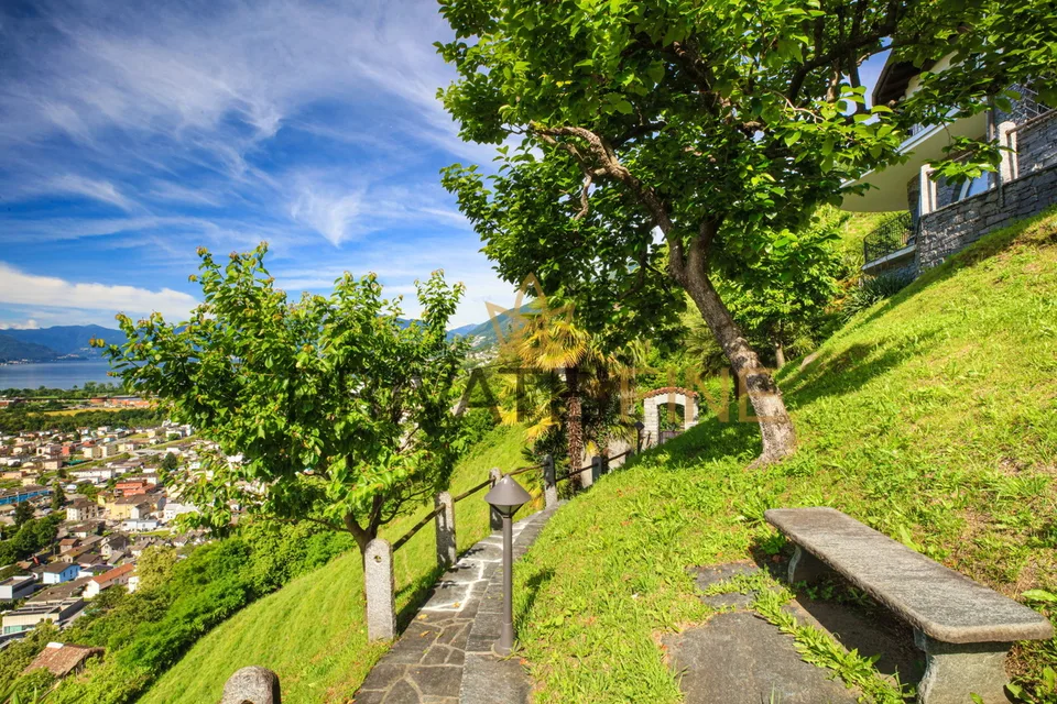 Ferienoase umgeben von Weinbergen, Bergen und See (61)