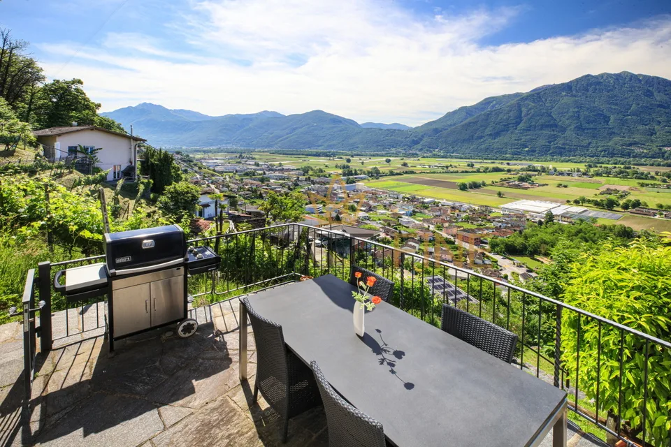 Ferienoase umgeben von Weinbergen, Bergen und See (61)