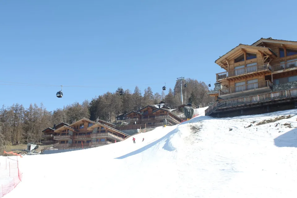 Die Exklusivität zu Füßen der Pisten: ein Balkon auf die Alpen – Foto 13 von 13
