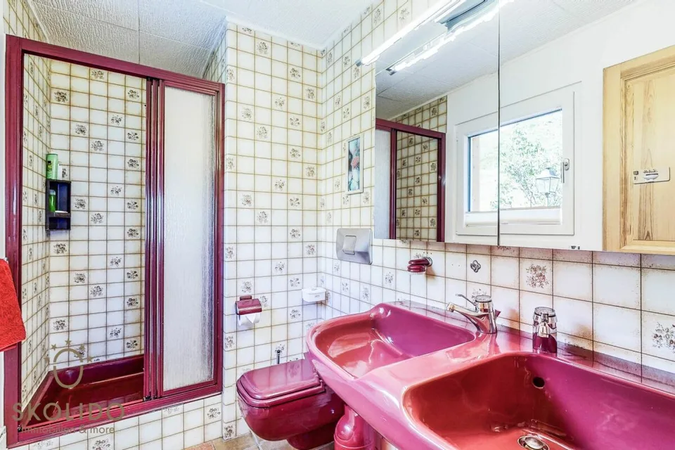 Gepflegtes und modernisiertes Chalet mit Einliegerwohnung und Traumausblick – Foto 21 von 30